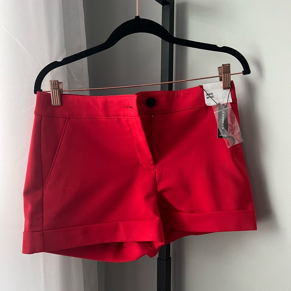Red mid-rise shorts